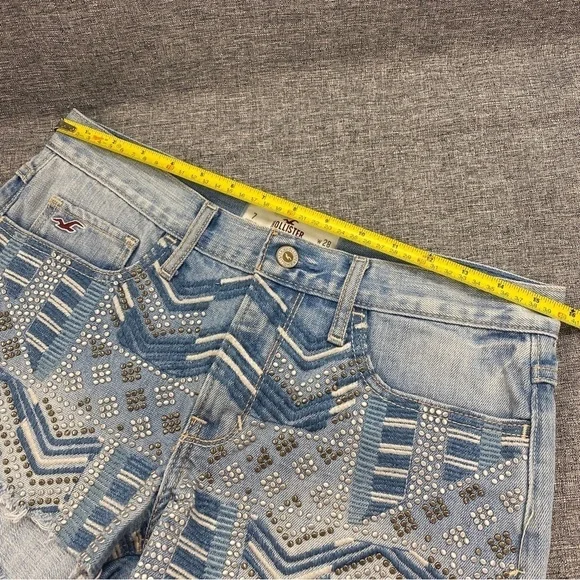 Hollister studded denim jean shorts light wash bedazzled raw hem womens - Picture 7 of 8